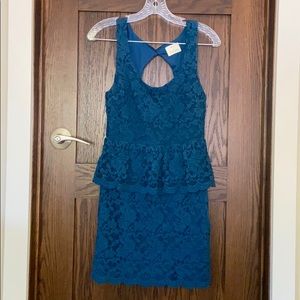 Cute lace backless dress